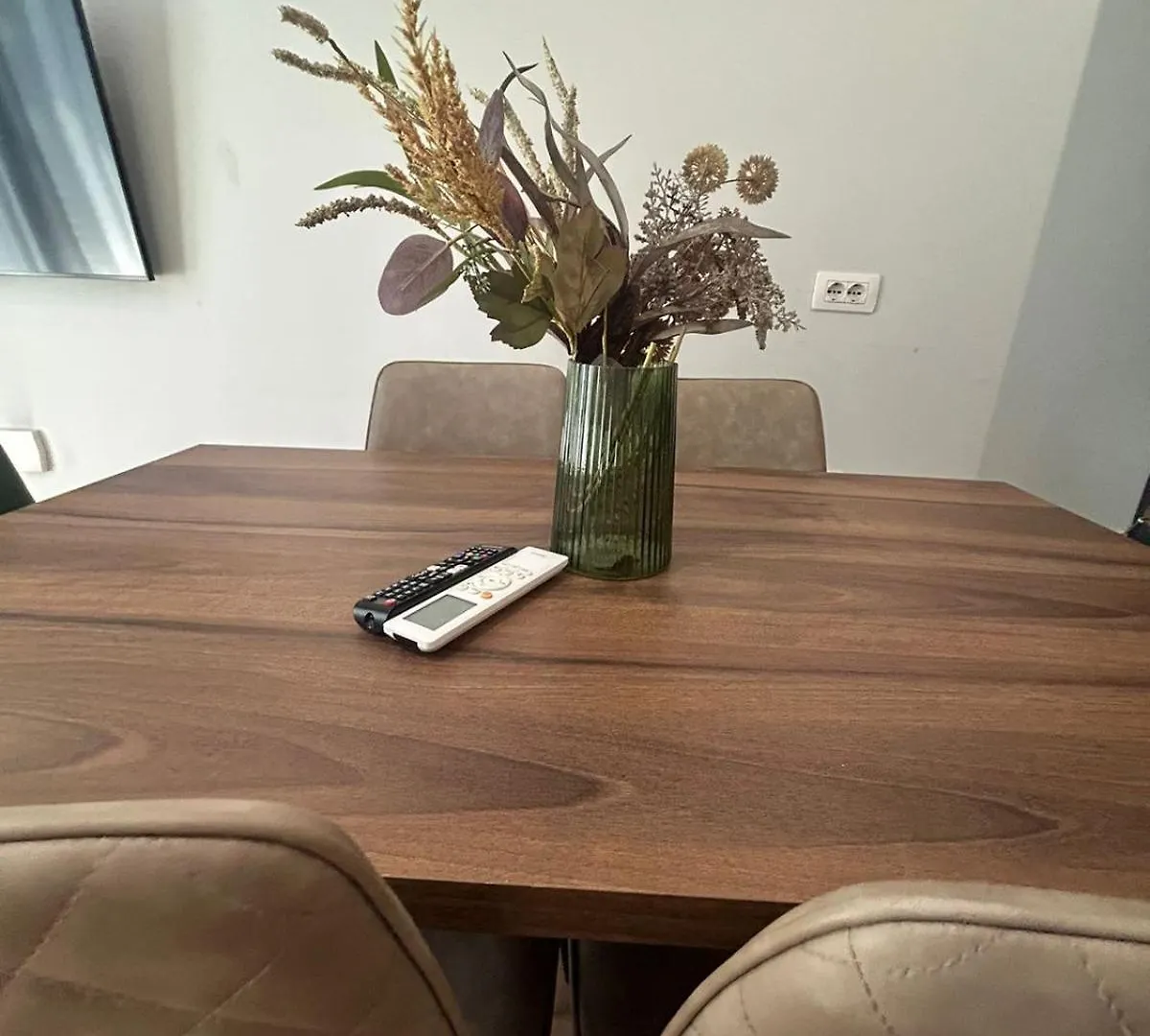 Beautiful Center Apartment Dıraç